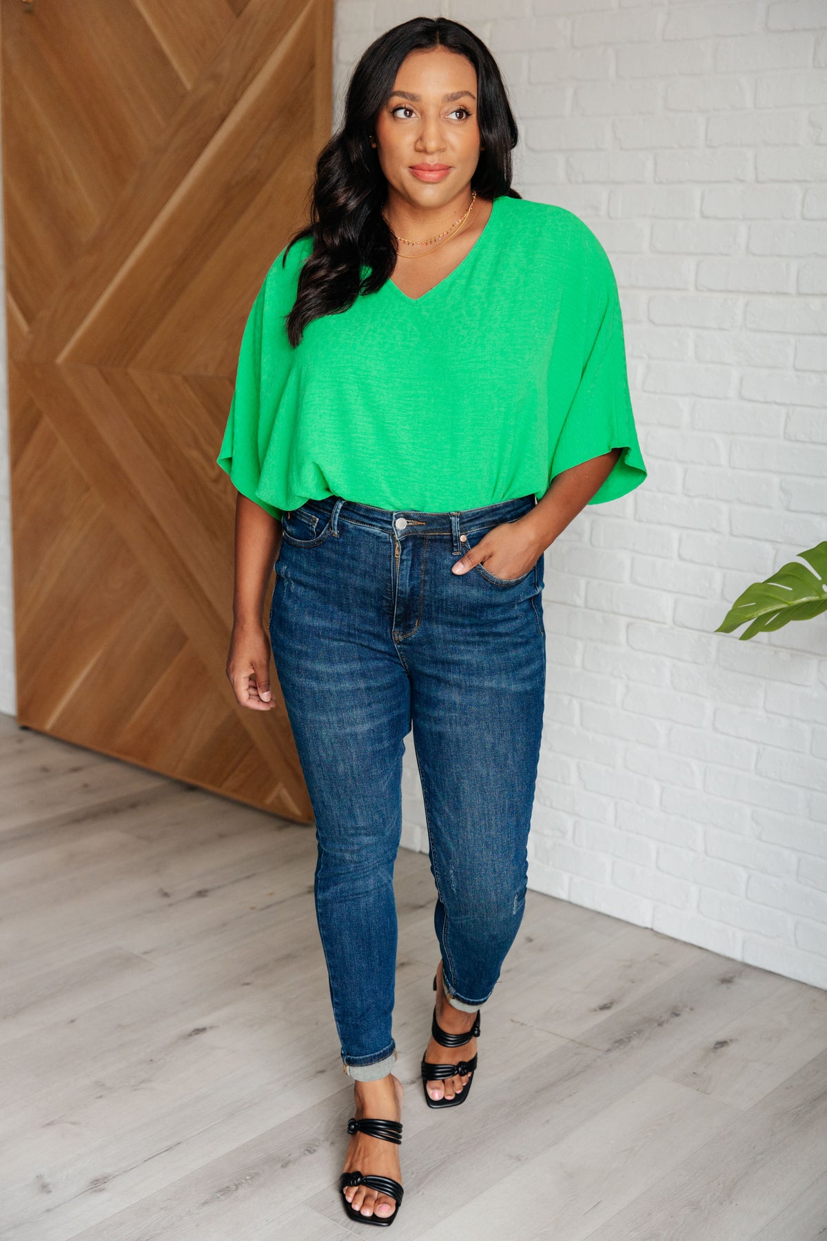 Set the Expectation V-Neck Top - 5/19/2025