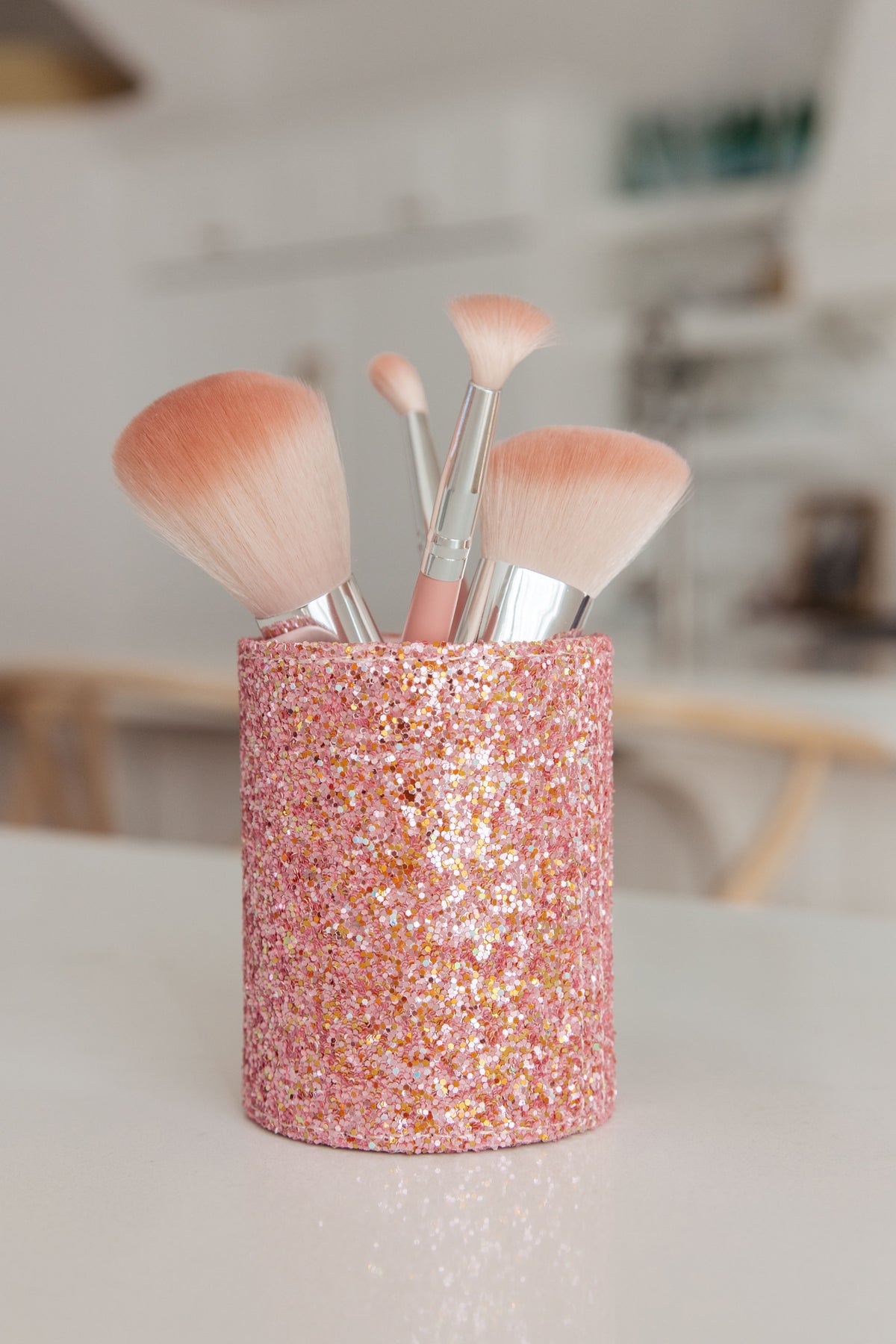 Simply Dazzled Storage and Brush Set in Pink - 11/3/2023