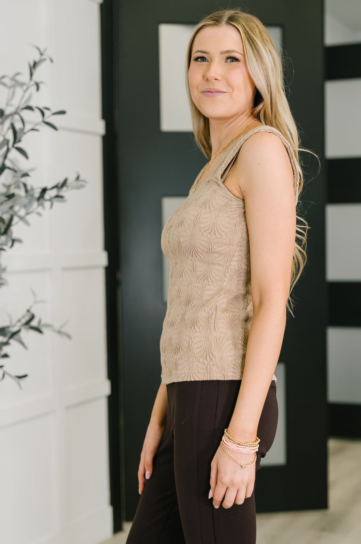 Smokey Fleur Floral Jaquard Tank - 9/26/2025