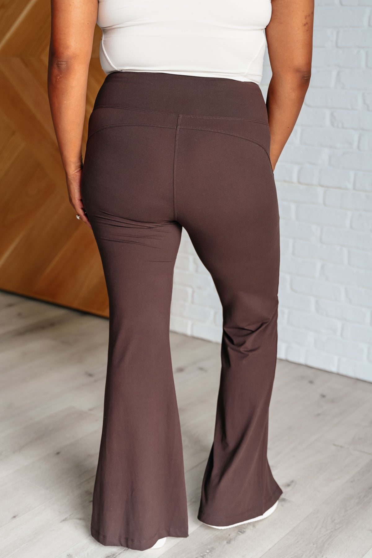 Stamina Stride Flare Leggings in Espresso - 8/15/2024