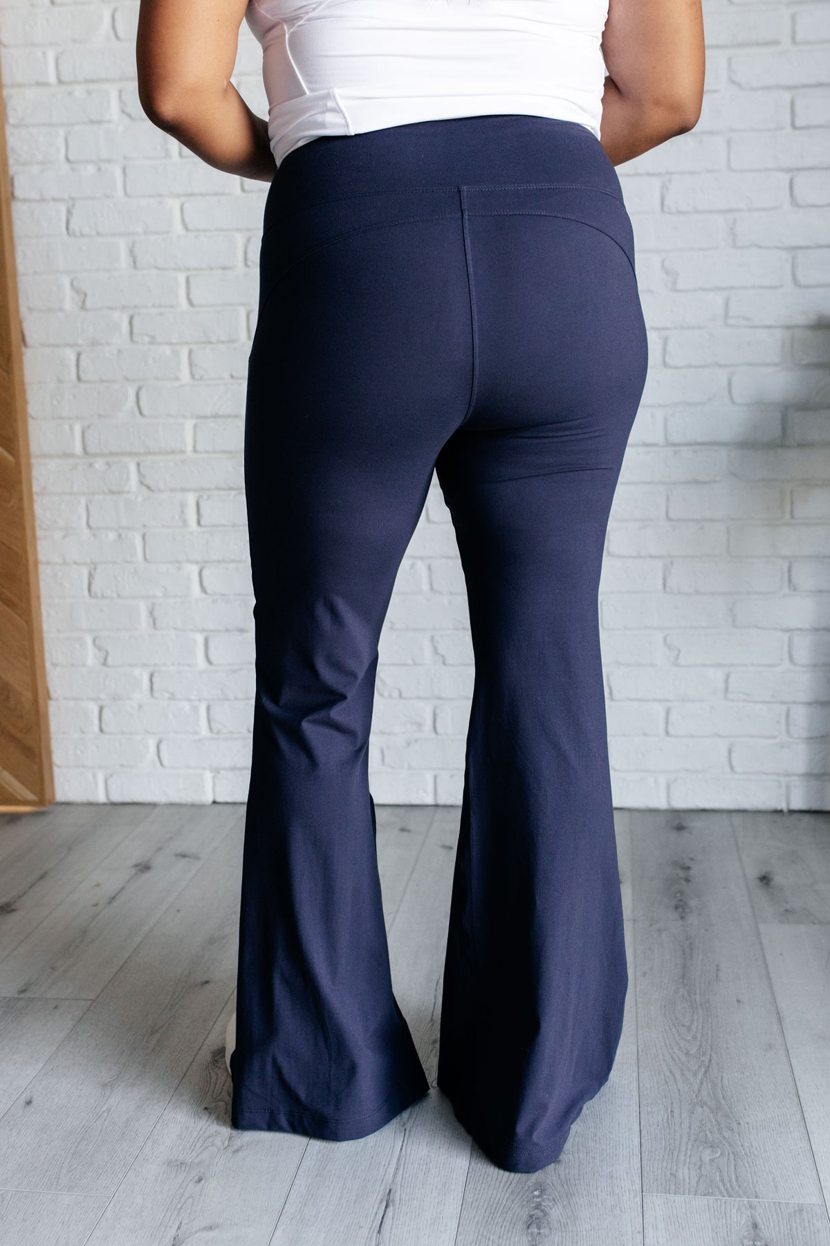 Stamina Stride Flare Leggings in Navy - 10/17/2024