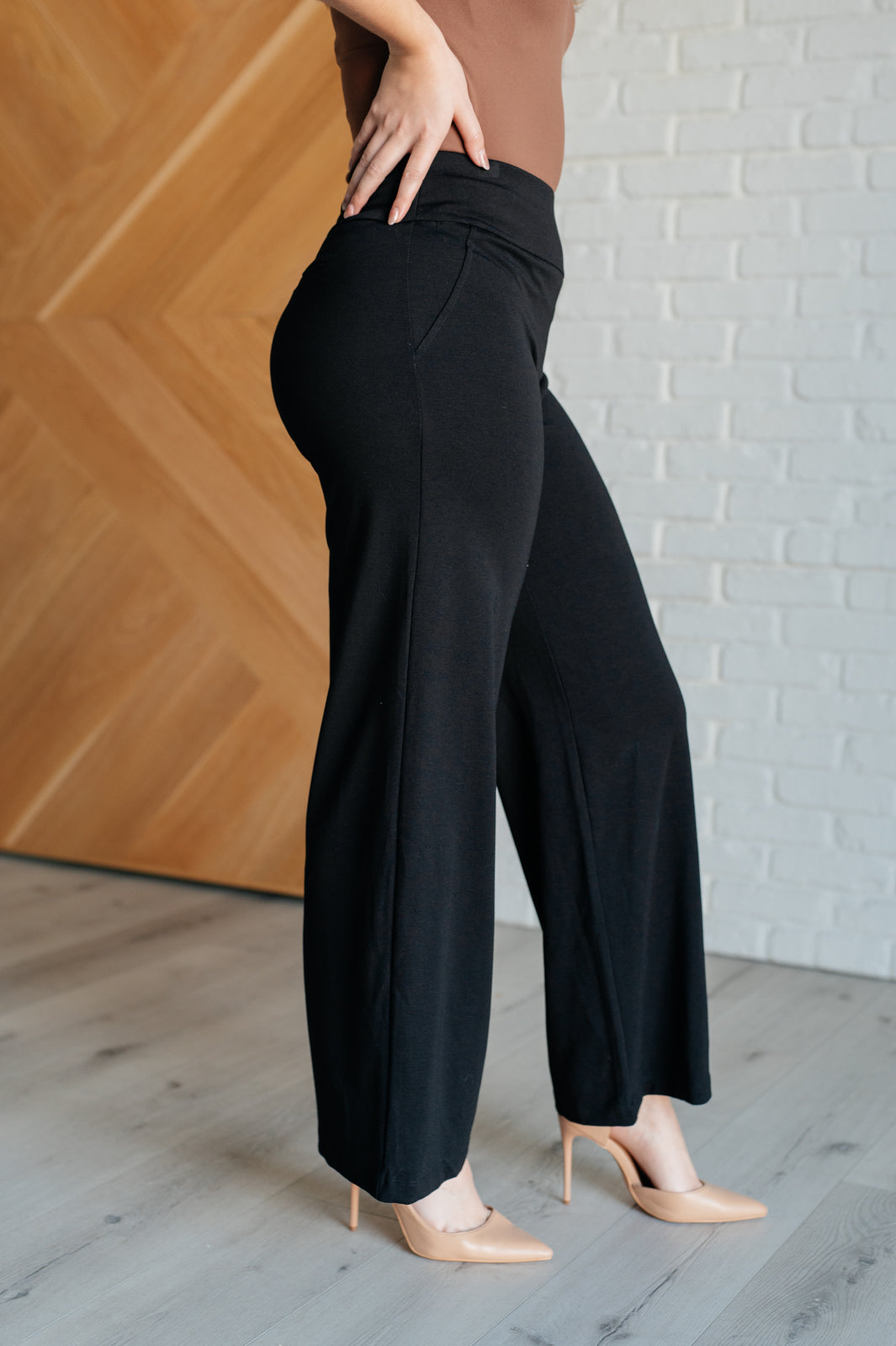 Magic Wide Leg Pants in Black - 10/24/2024