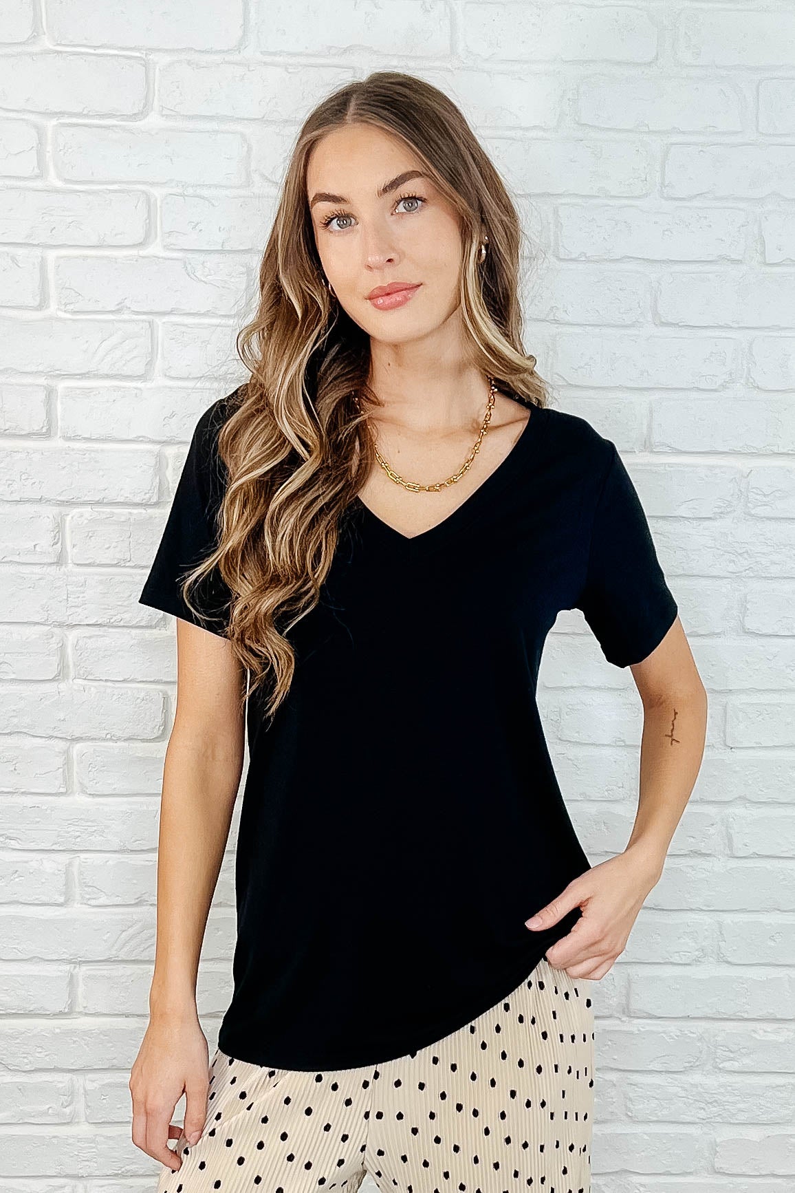 The Every Outfit Basic V-Neck Top in Black - 3/26/2025