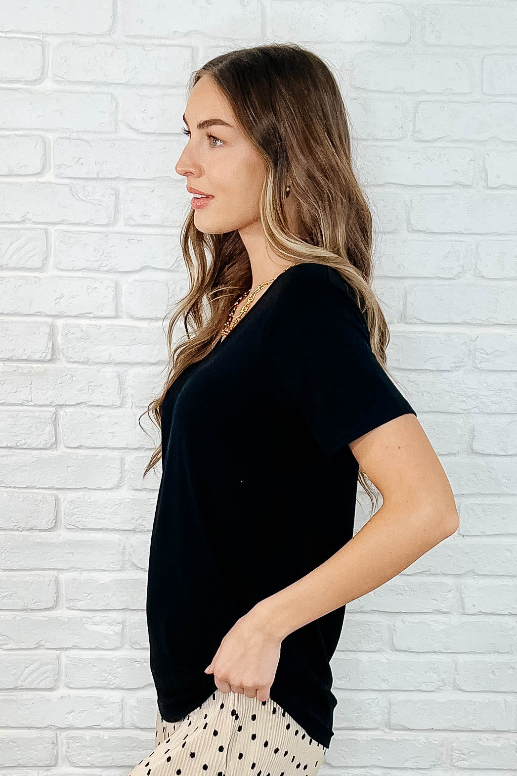 The Every Outfit Basic V-Neck Top in Black - 3/26/2025