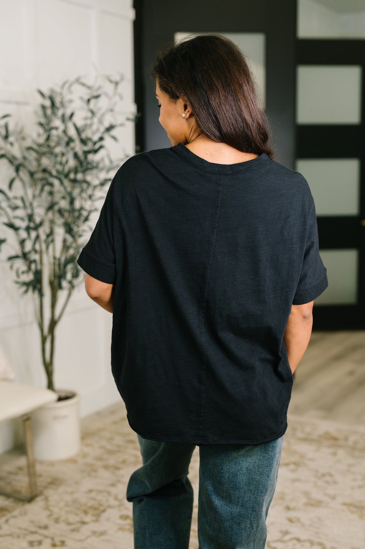 The Layback Relaxed Basic Tee in Black - 7/24/2026