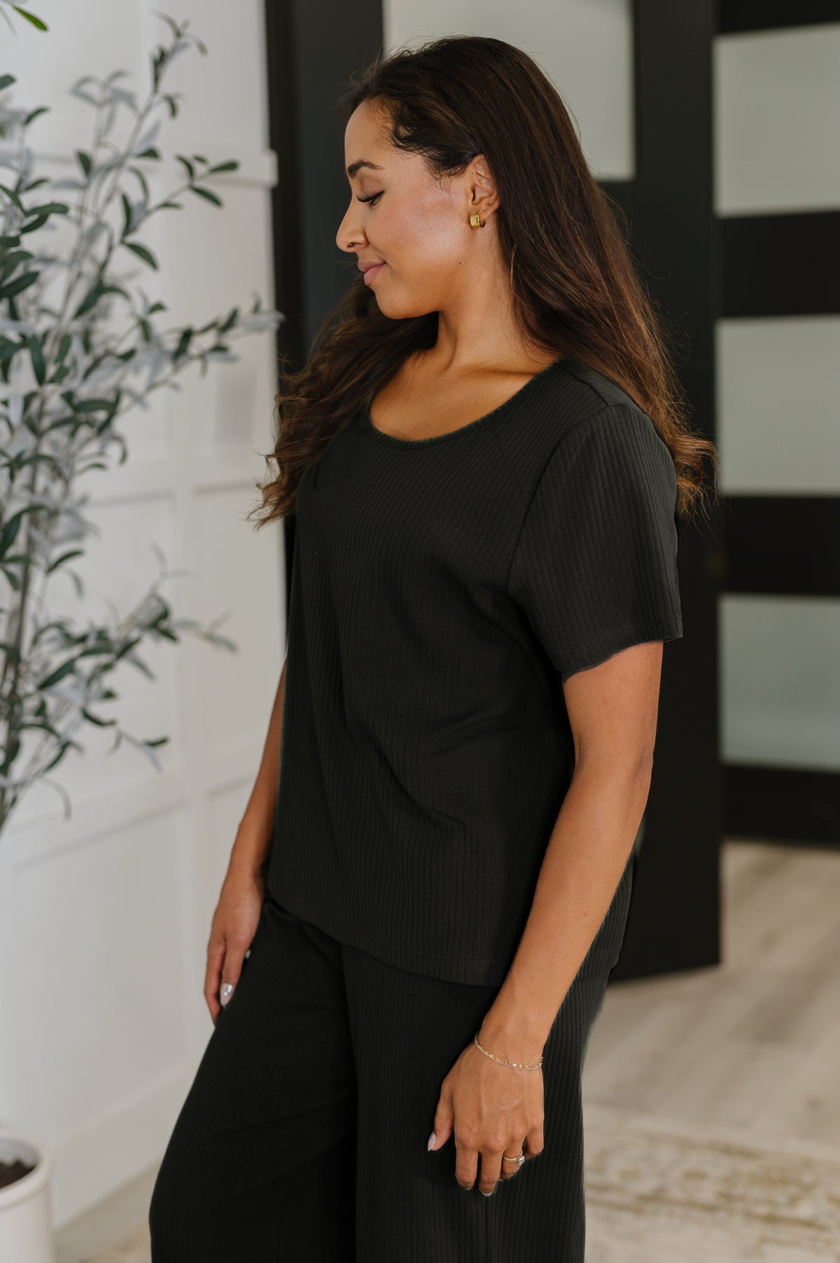 Thyme Boxy Tee in Black - 9/12/2025