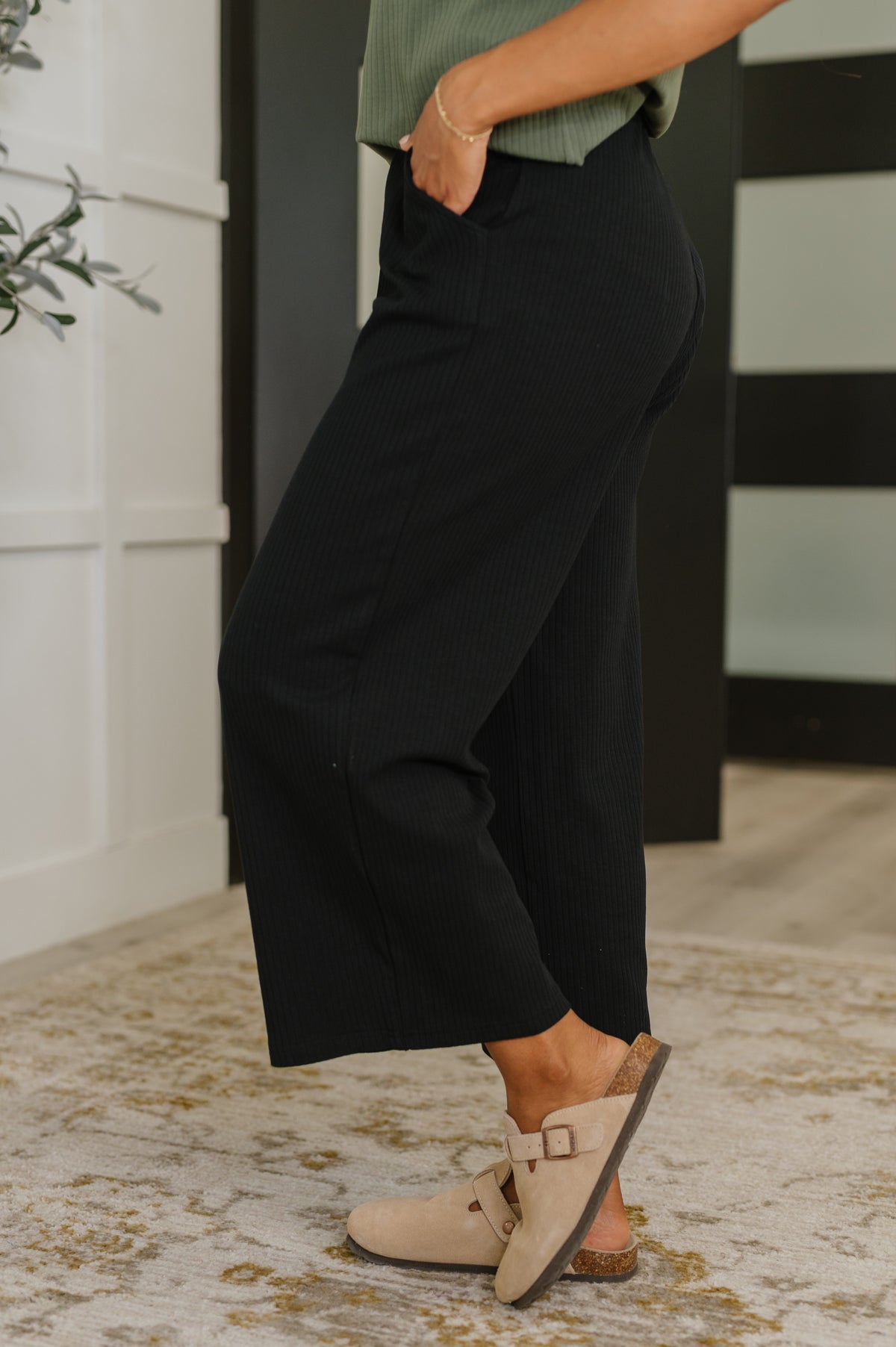 Thyme Culottes in Black - 9/12/2025