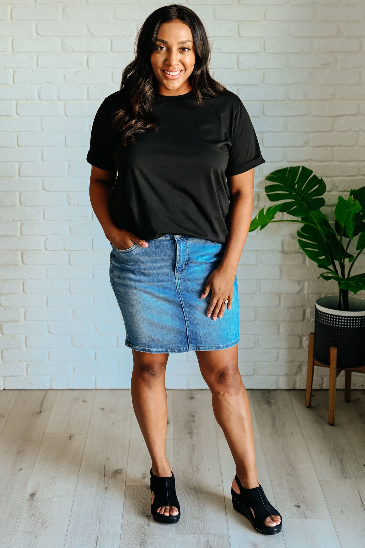 Uptown Crew T-Shirt in Black - 5/19/2025