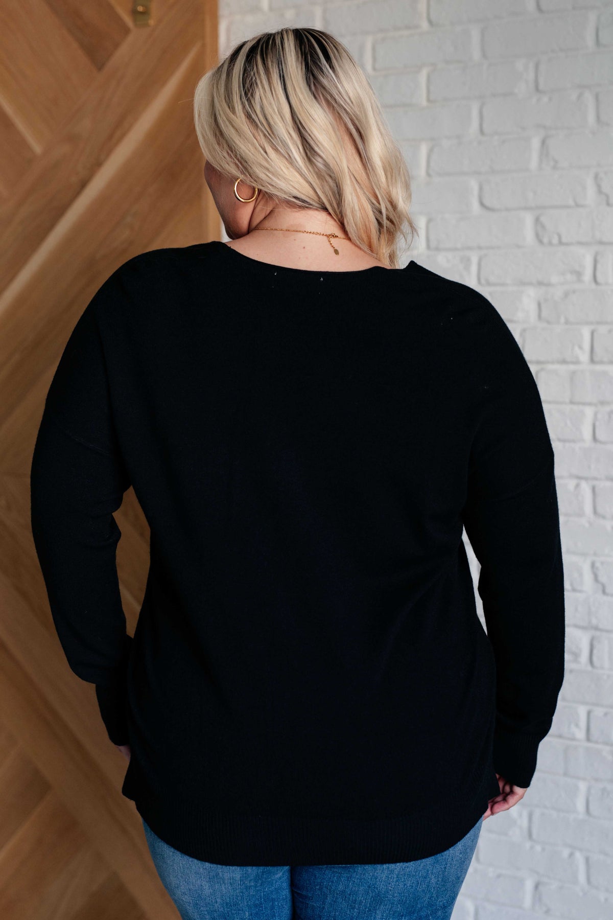 V-Neck Front Seam Sweater in Black - 9/25/2024