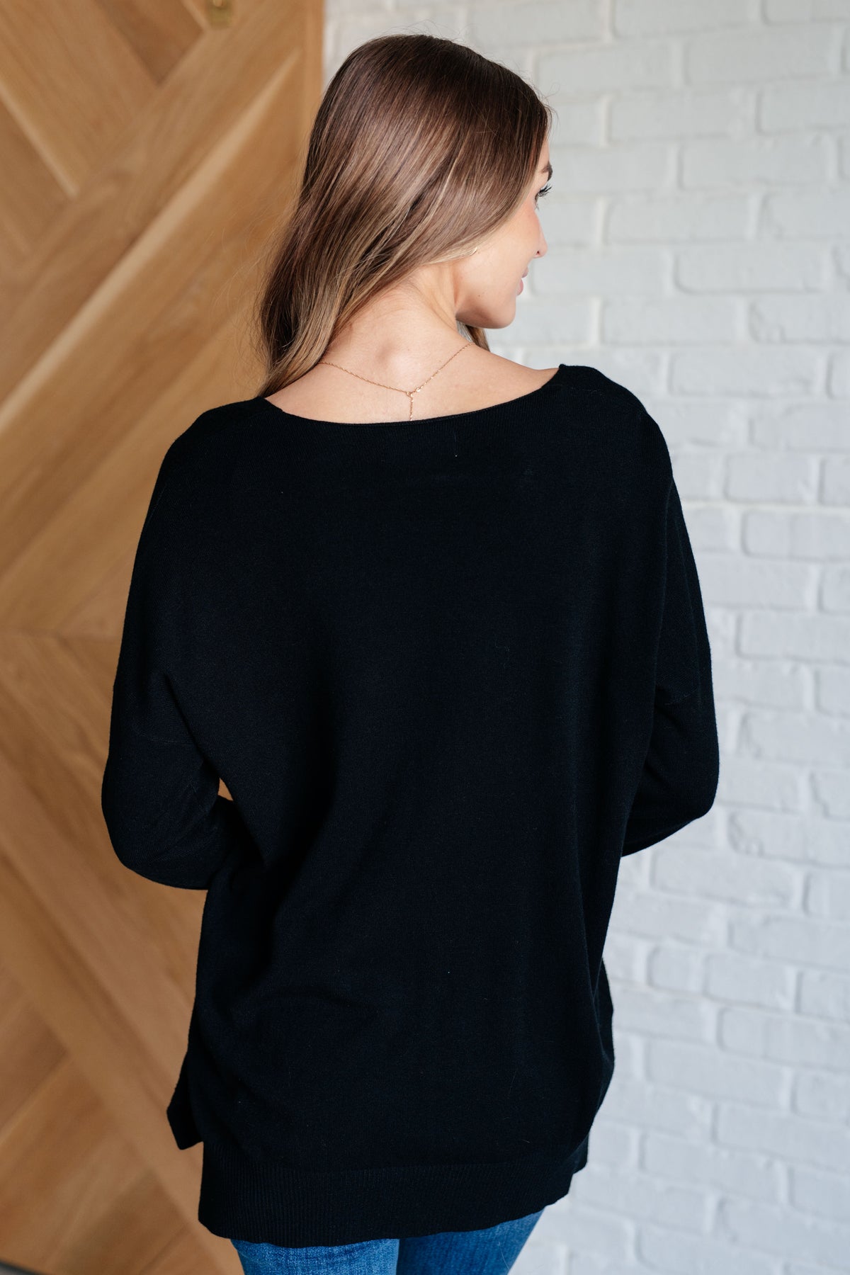 V-Neck Front Seam Sweater in Black - 9/25/2024