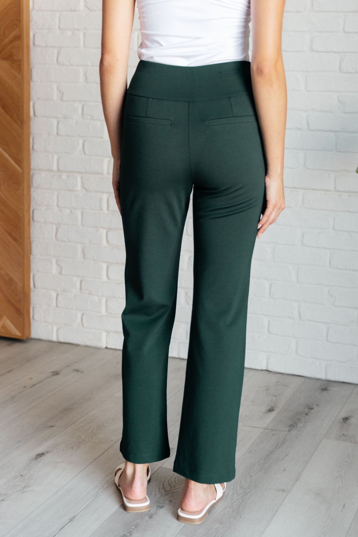 Magic Straight Pants in Hunter Green - 8/29/2024