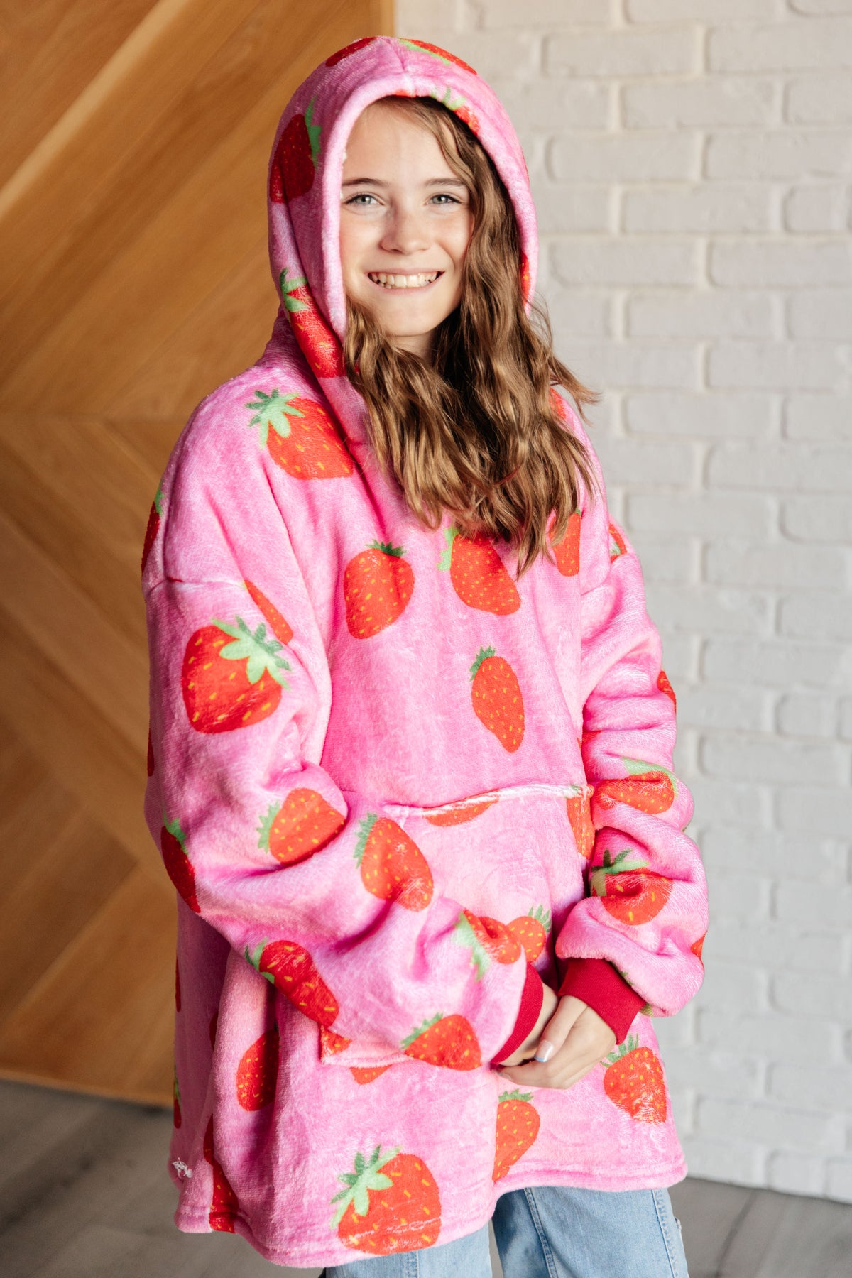 Kids Oversized Hoodie Blanket in Strawberry - 12/6/2024