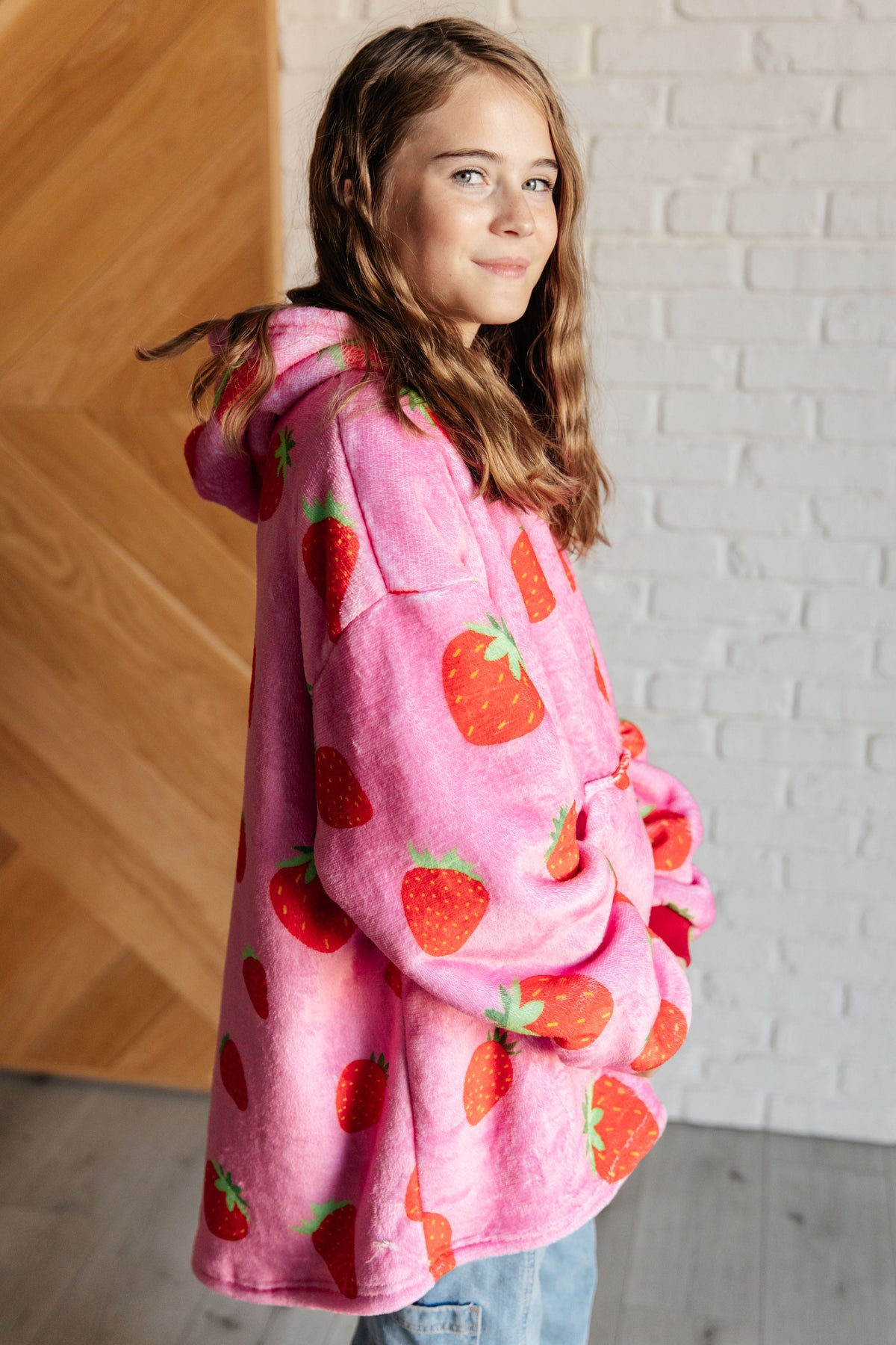 Kids Oversized Hoodie Blanket in Strawberry - 12/6/2024