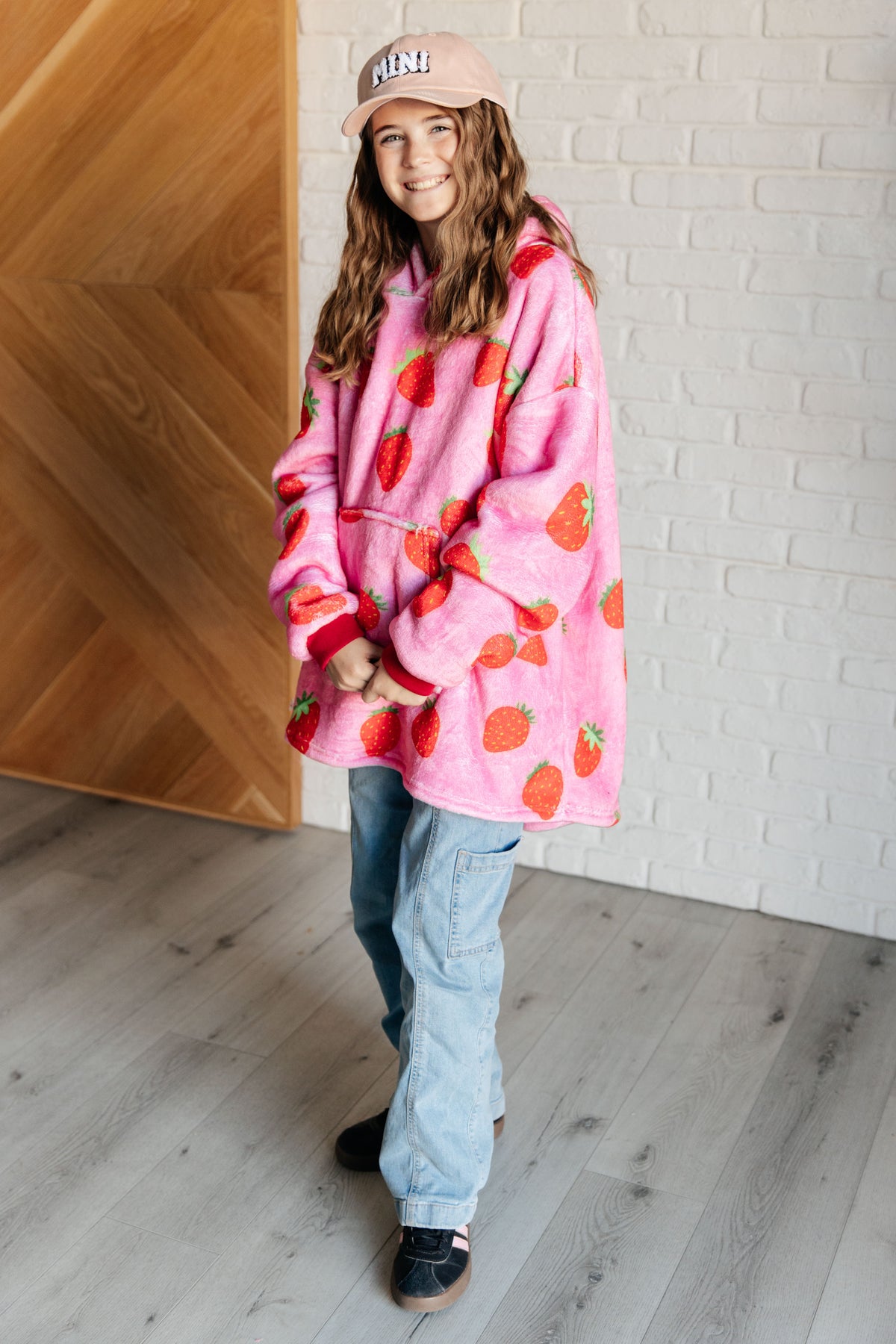 Kids Oversized Hoodie Blanket in Strawberry - 12/6/2024