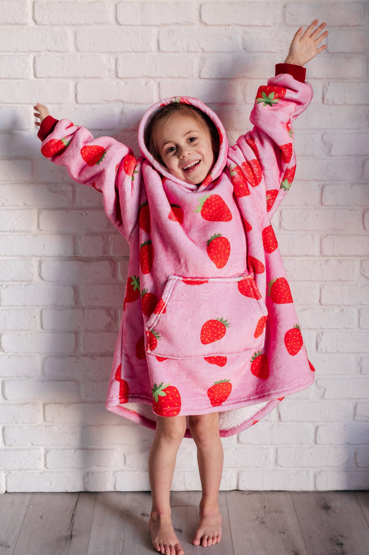 Kids Oversized Hoodie Blanket in Strawberry - 12/6/2024