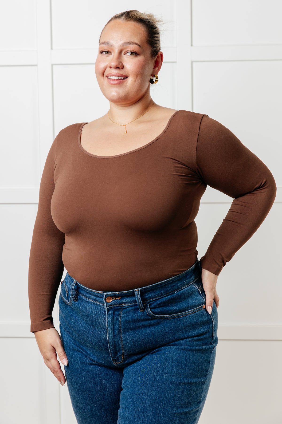 Bring in the Basics Seamless Reversible V-Neck Coffee - 11/6/2024