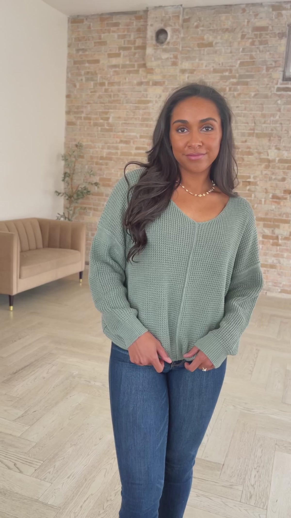 Magi Lune V-Neck Sweater - 1/8/2026