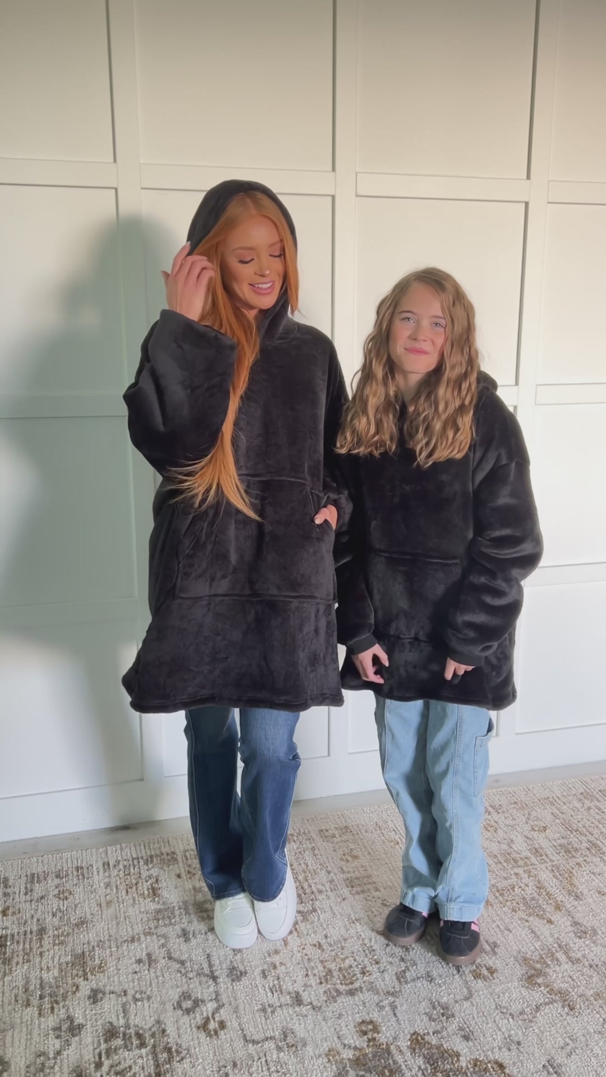 Kids Oversized Hoodie Blanket in Black - 12/6/2024