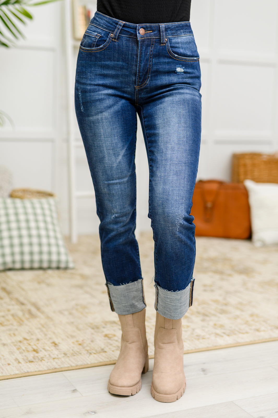 Cambridge Mid Rise Straight Leg Jeans - 1/12/2023