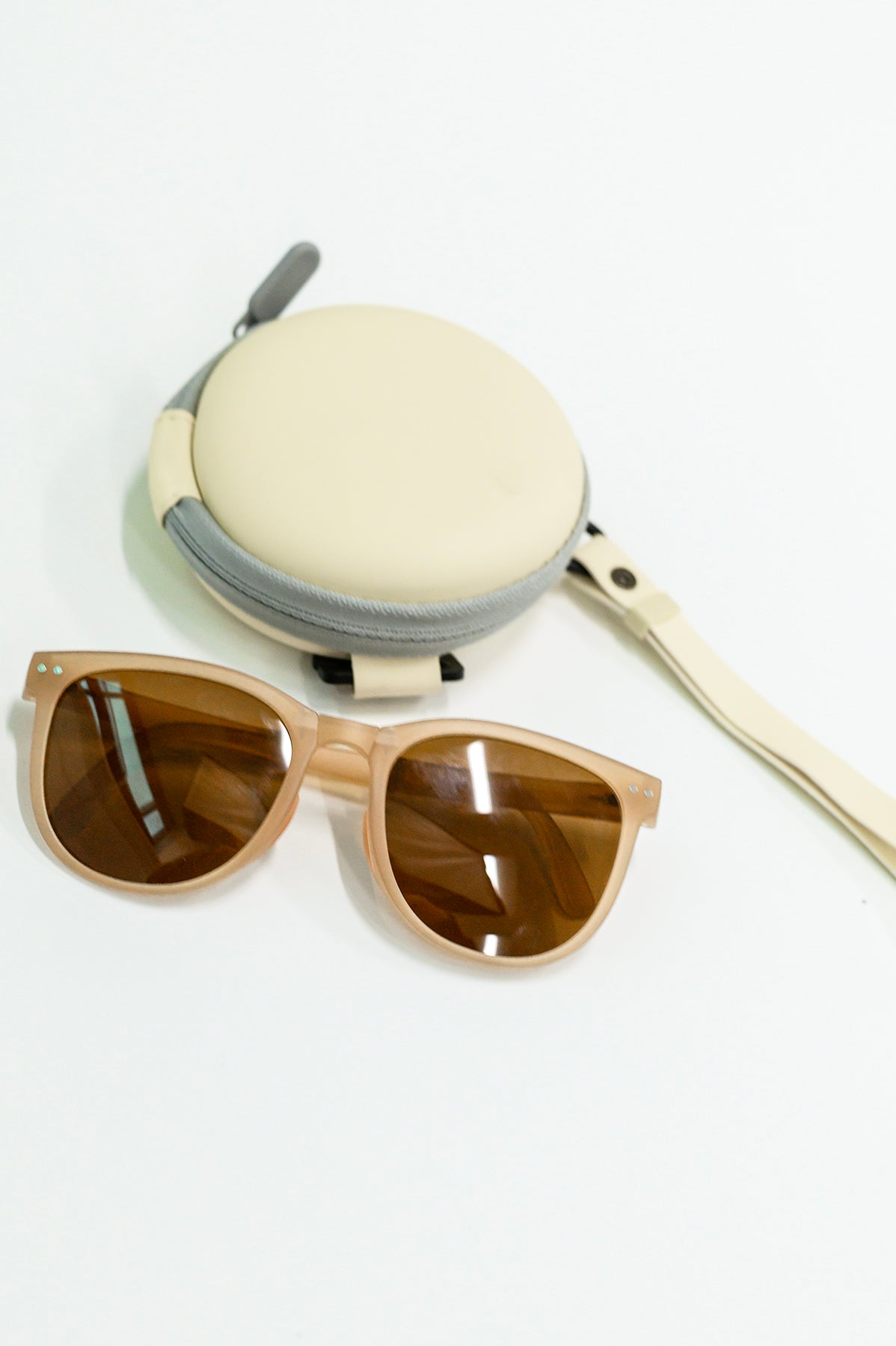 Collapsible Girlfriend Sunnies & Case in Tan - 4/10/2023