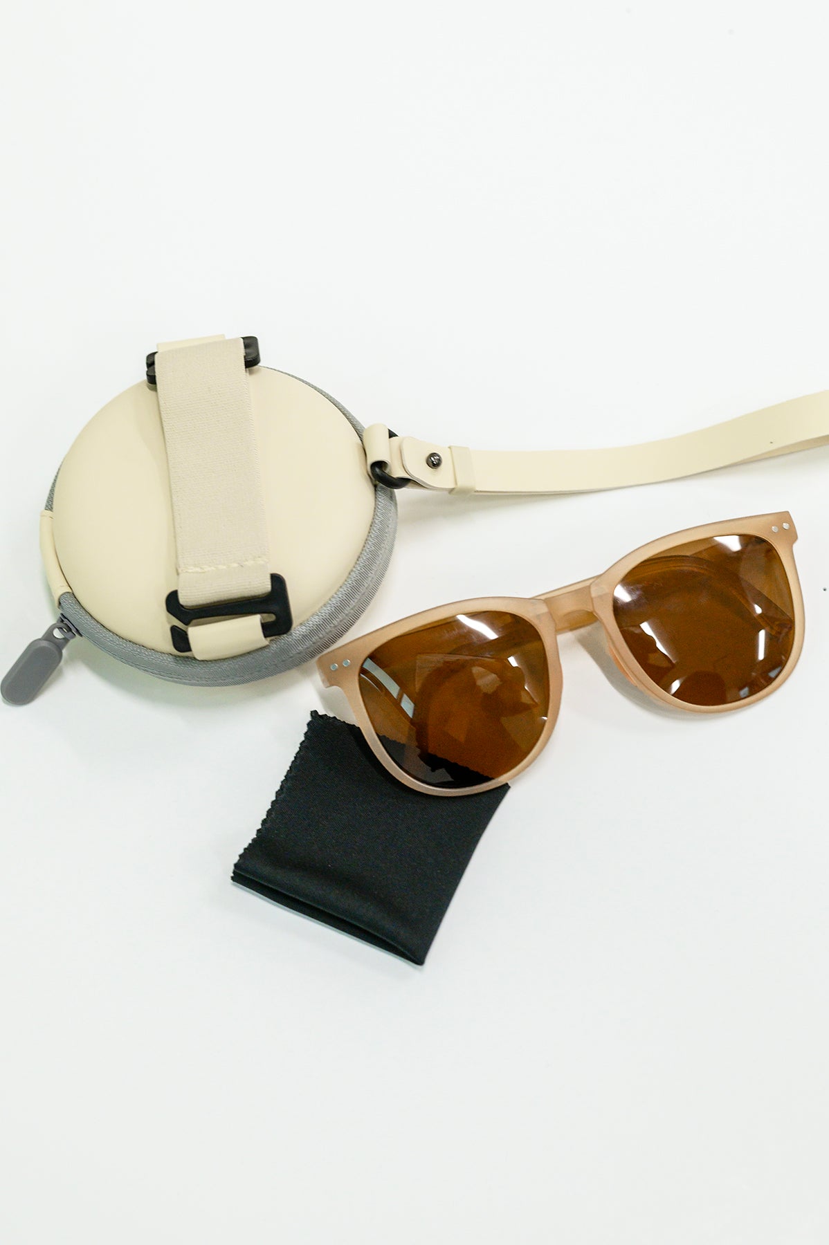 Collapsible Girlfriend Sunnies & Case in Tan - 4/10/2023