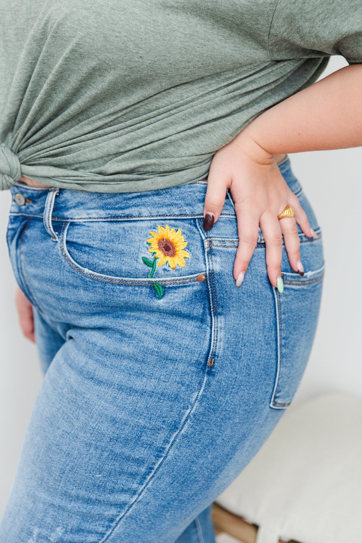 Hi-Rise Relaxed Sunflower Embroidery Jeans - 4/26/2022