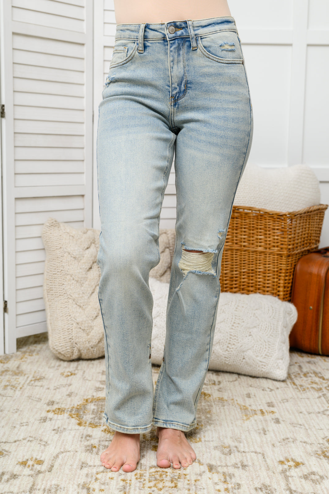 Meadow High Rise Straight Fit Destroyed Jeans - 12/13/2022