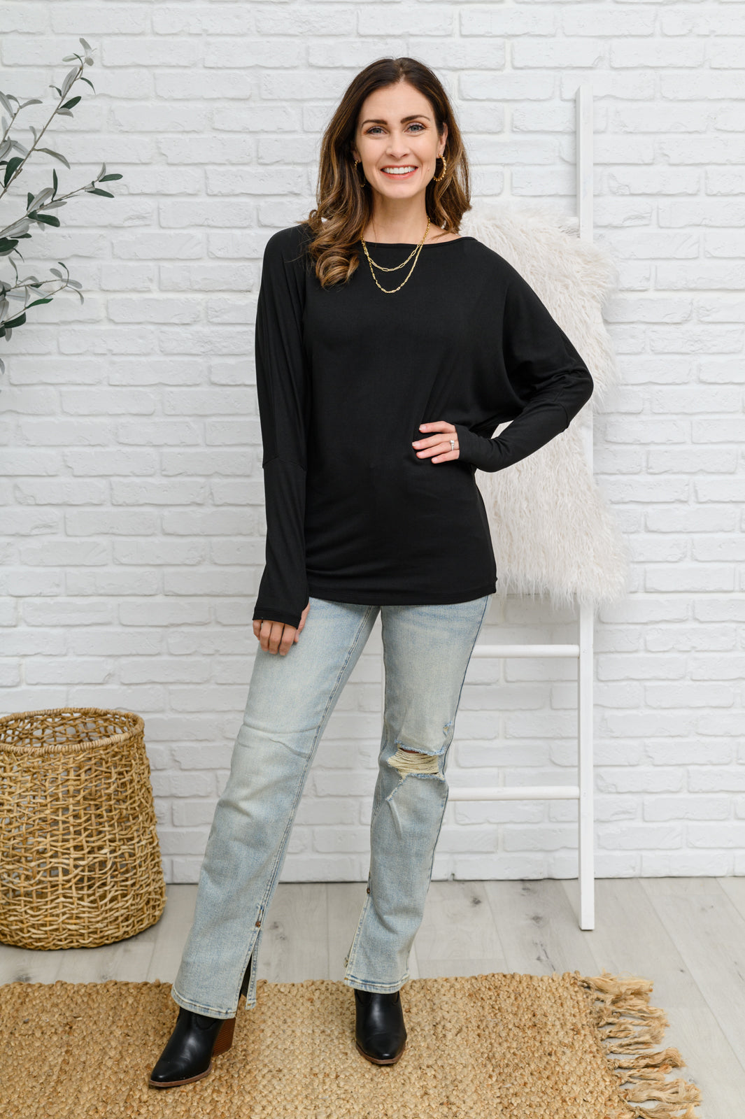 Olyvia Long Sleeve Top In Black - 12/15/2022