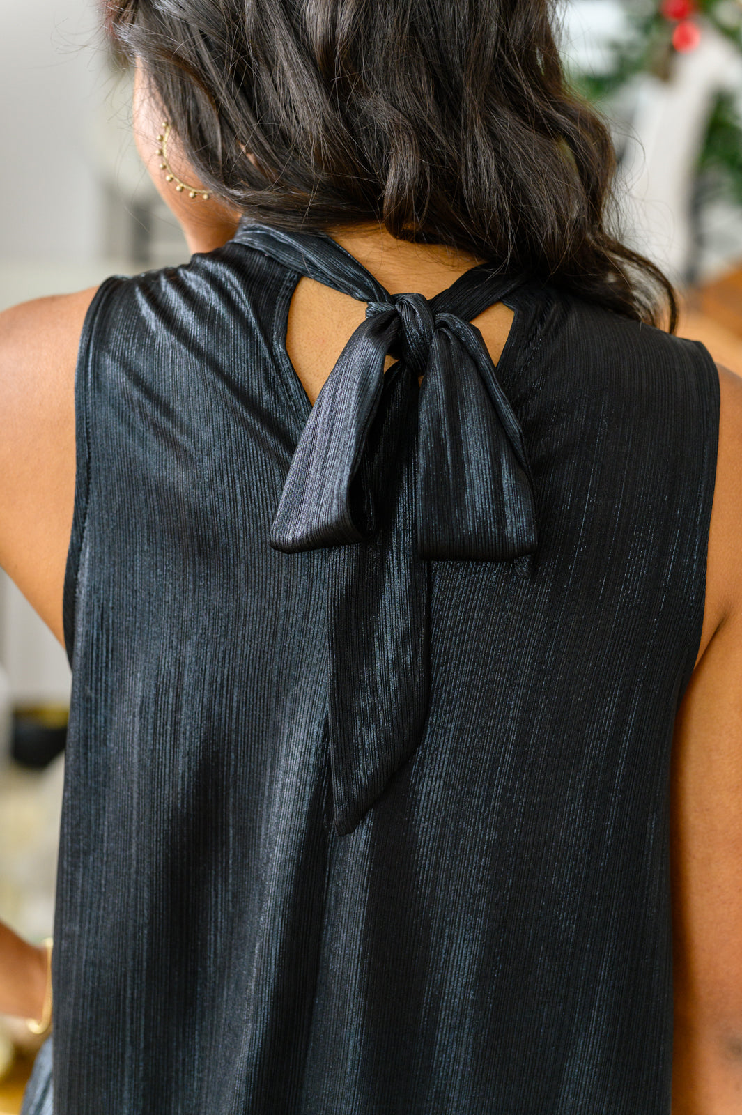 Photo Opt Sleeveless Blouse in Black - 1/5/2023