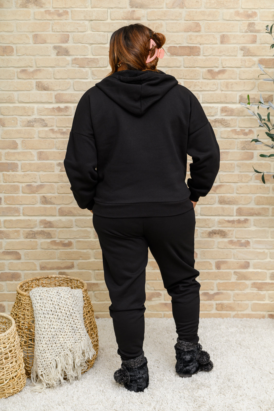 Zip Up Hoodie Jacket & Joggers Set In Black - 11/25/2022